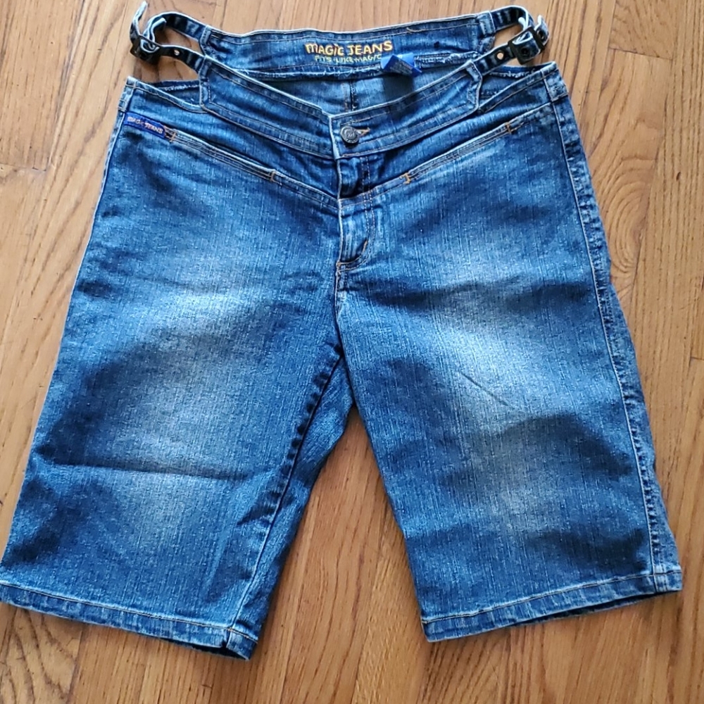 MAGIC JEANS